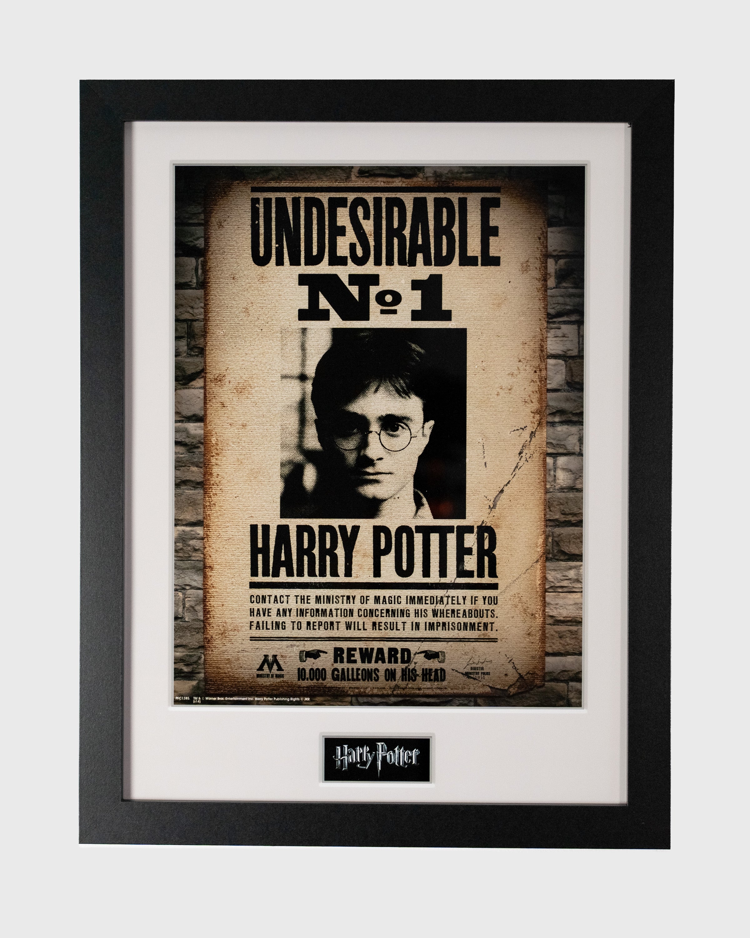 Plakat Harry Potter Undesirable No. 1 w czarnej ramie z passe-partout