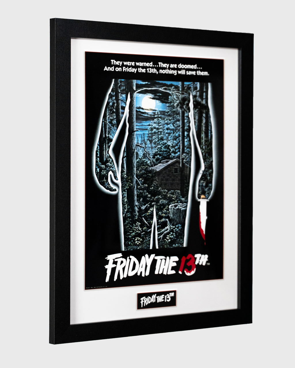 plakat Friday the 13th w czarnej ramie widok perspektywiczny