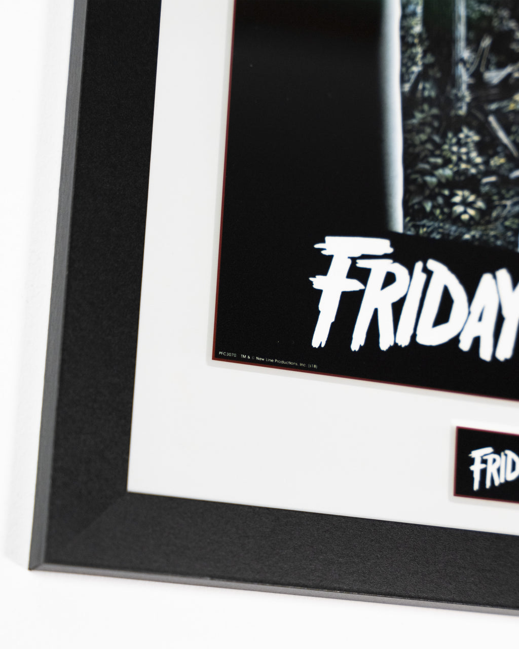 fragment plakatu Friday the 13th detal ramy i grafiki