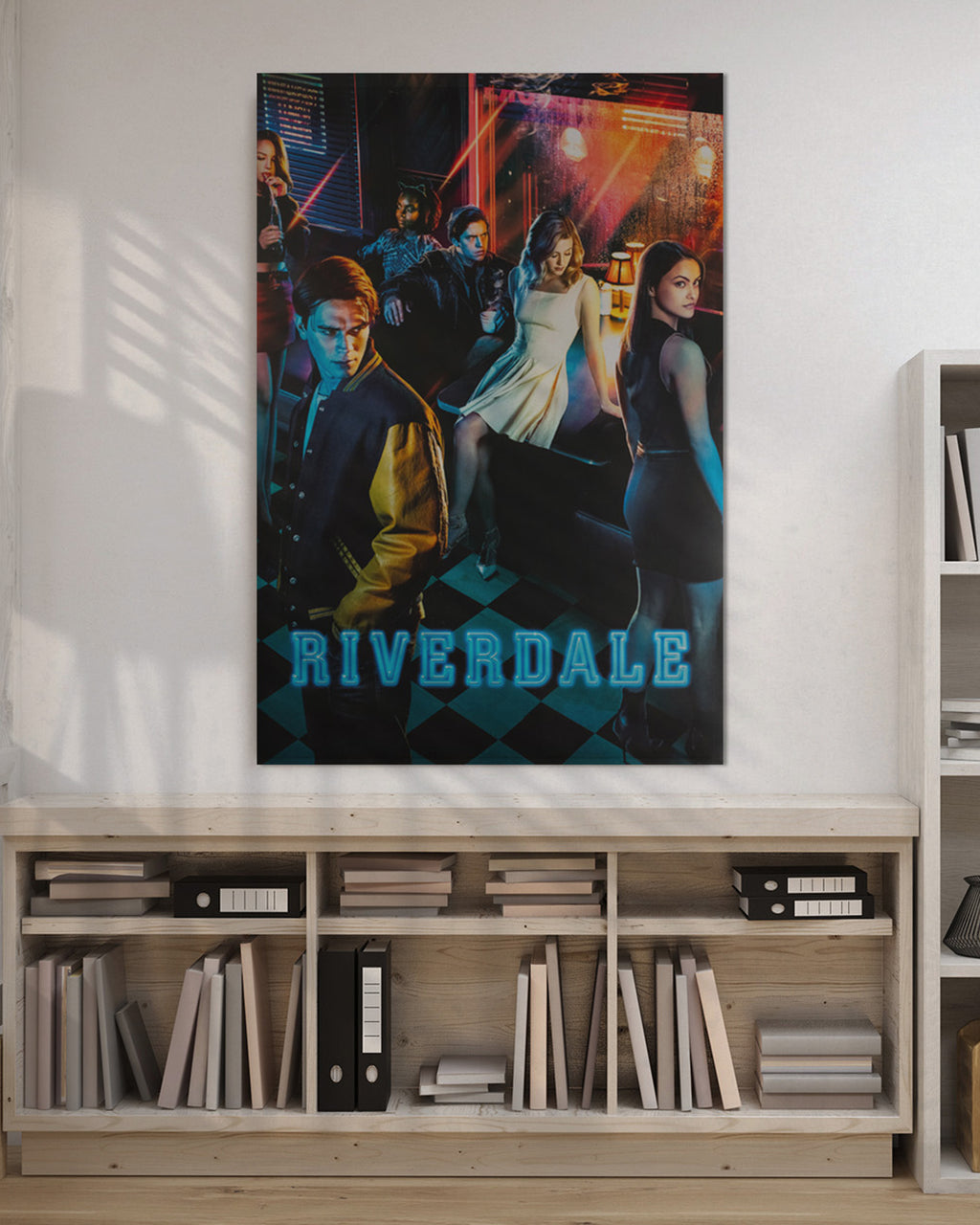 Riverdale (2017) – "W blasku neonów" | Plakat Filmowy 90x60 cm