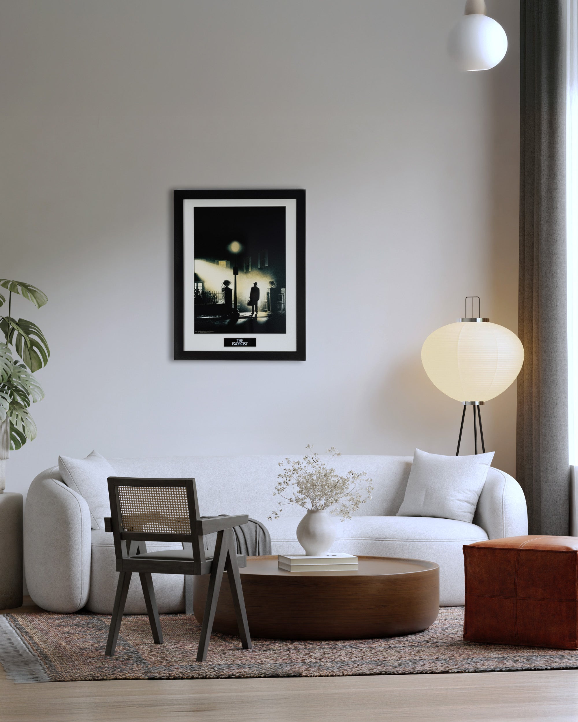 Plakat The Exorcist w ramie w aranżacji salonu